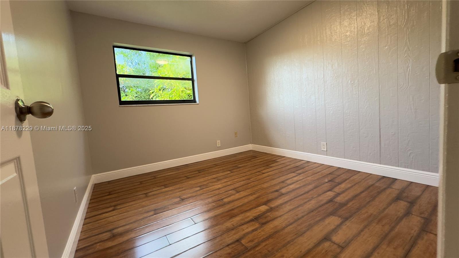 COLONIES CONDO - Residential