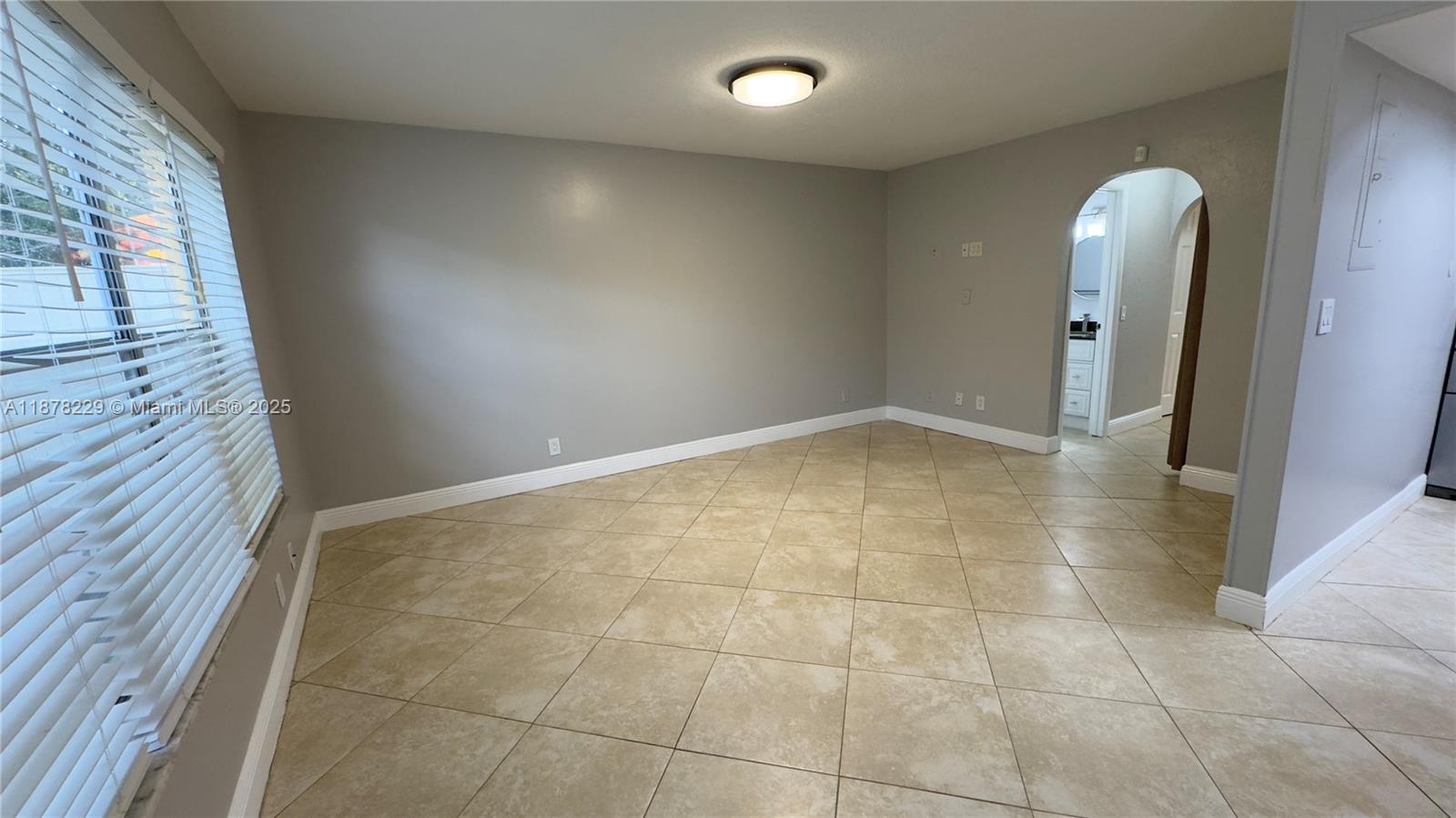 COLONIES CONDO - Residential