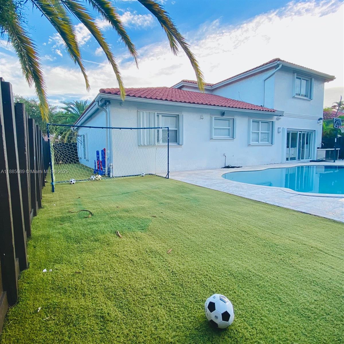 DORAL ISLES RIVIERA - Residential
