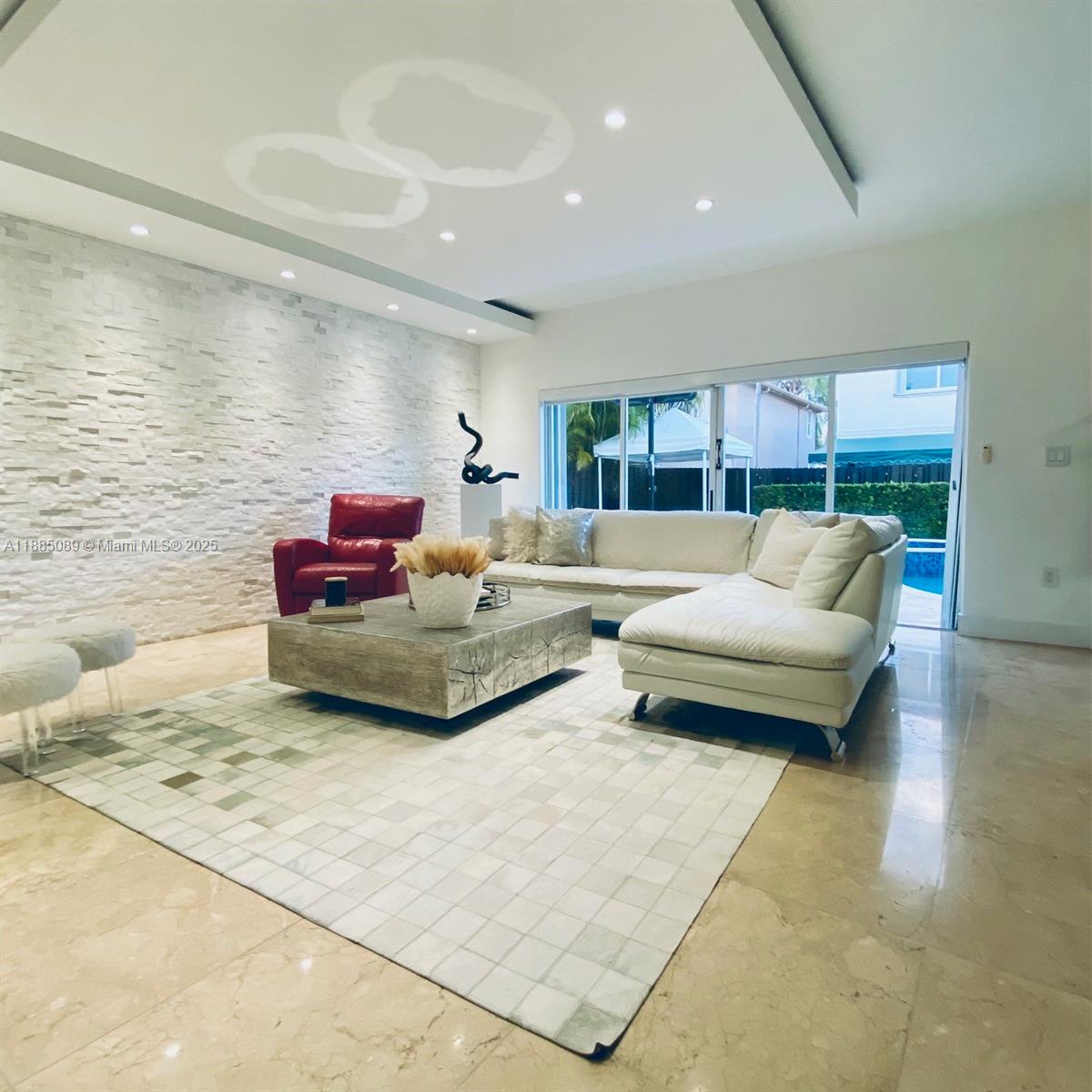 DORAL ISLES RIVIERA - Residential