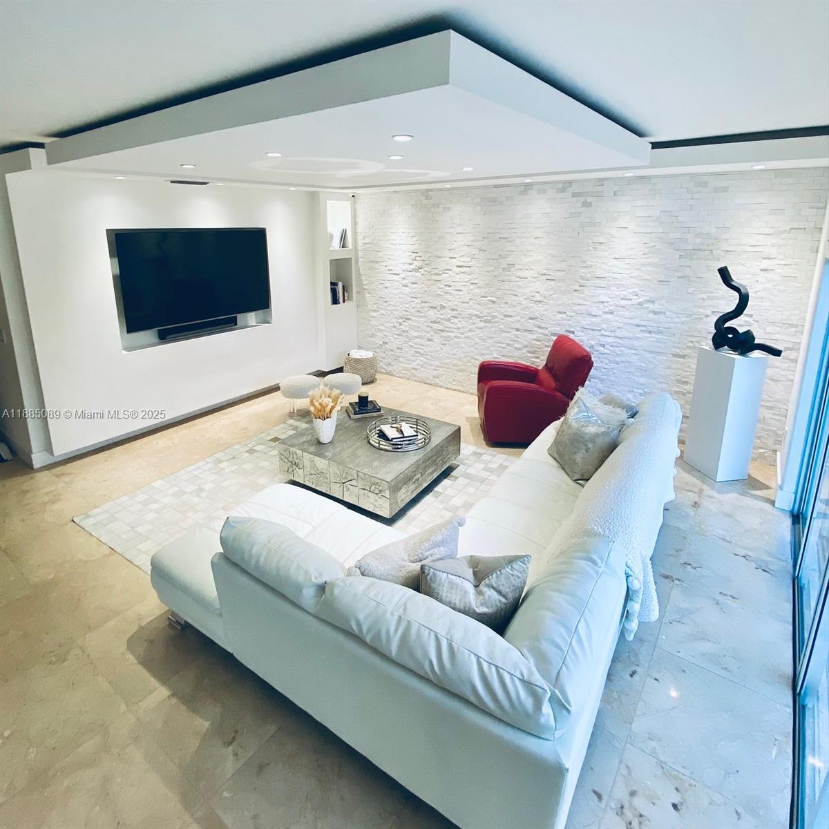 DORAL ISLES RIVIERA - Residential