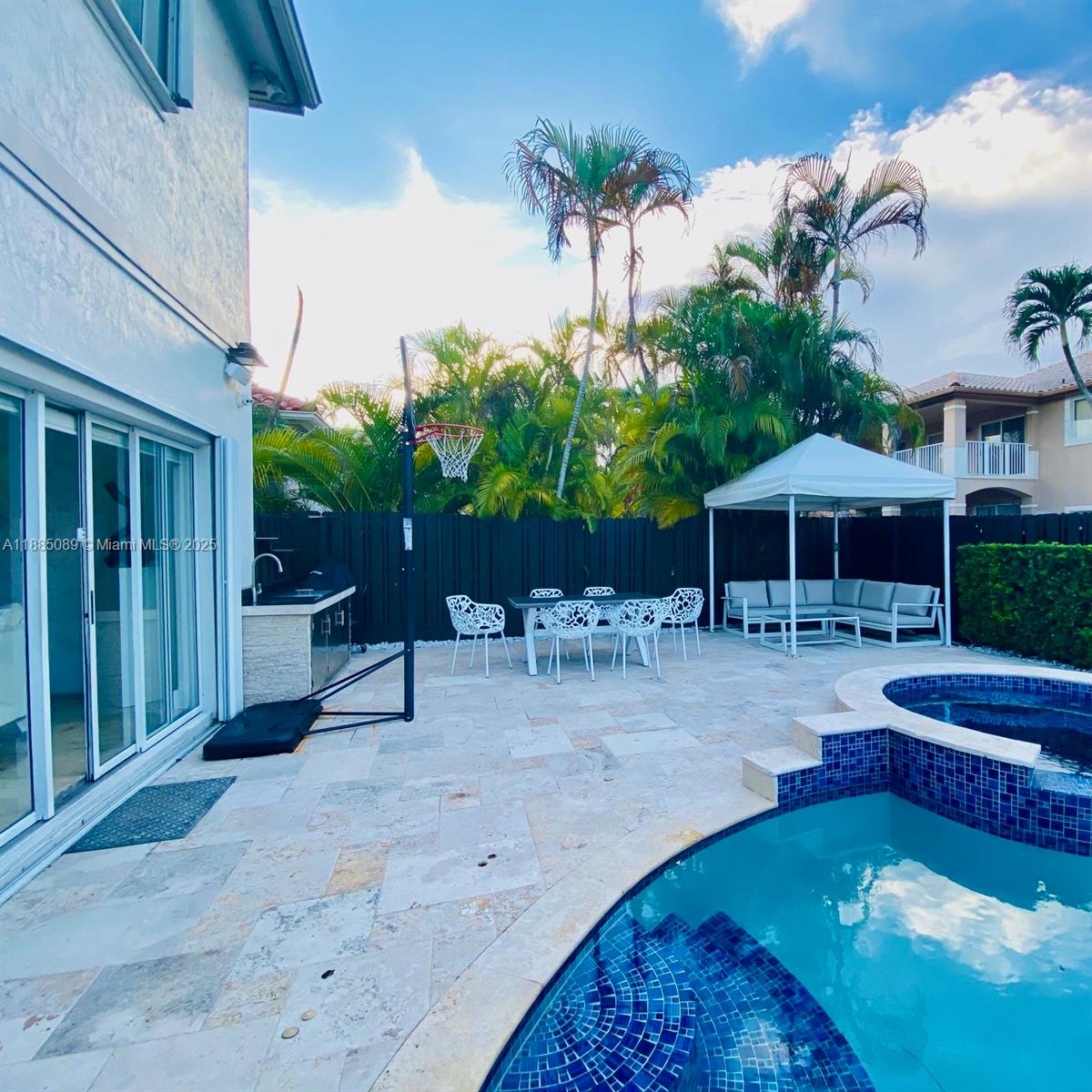 DORAL ISLES RIVIERA - Residential