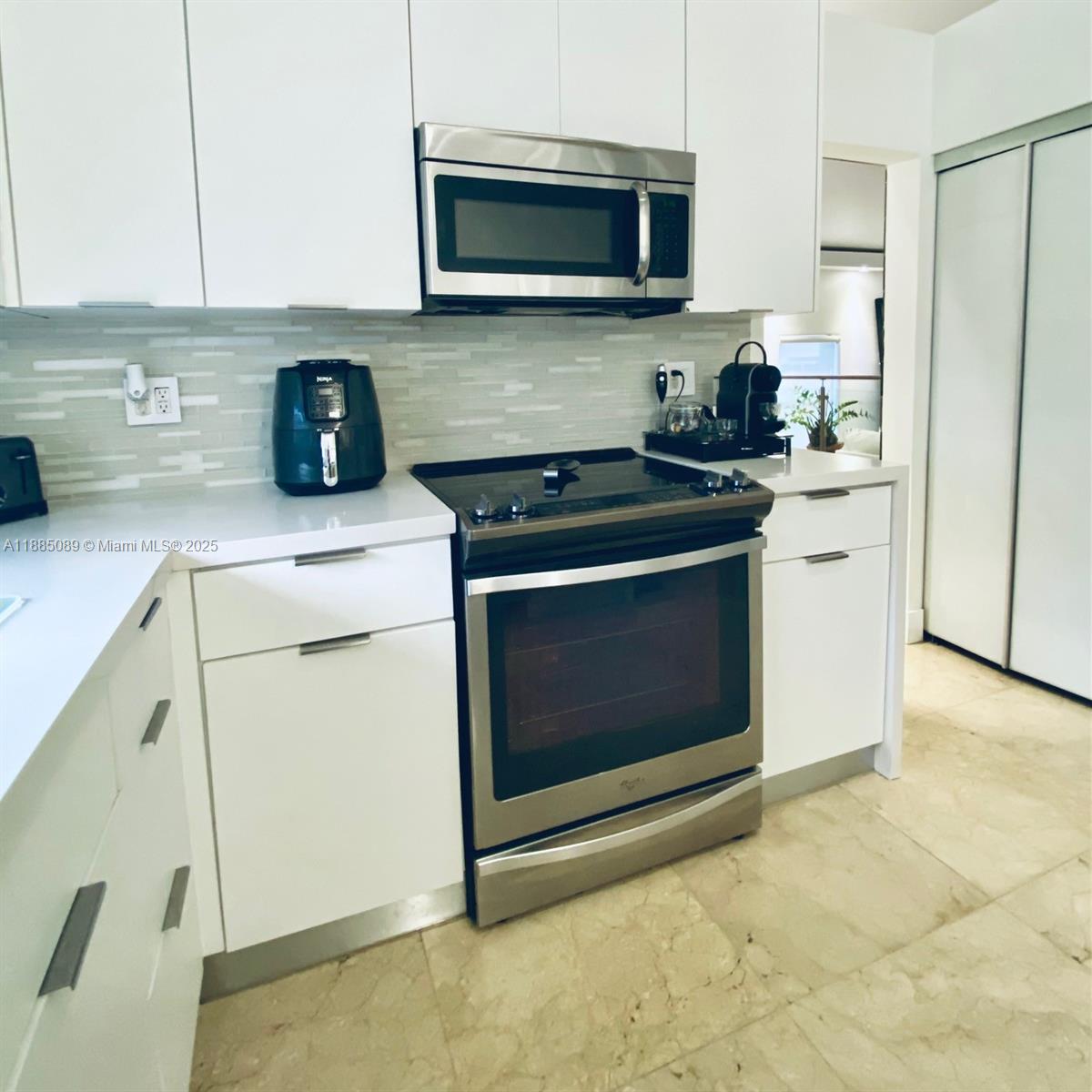 DORAL ISLES RIVIERA - Residential
