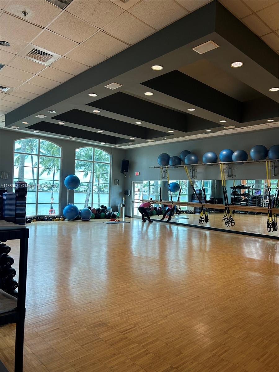 DORAL ISLES RIVIERA - Residential