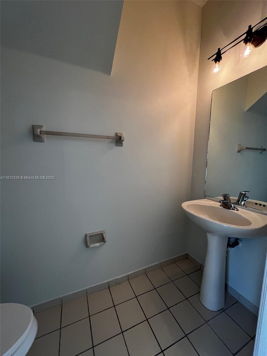 655 NE 21st Ter 655