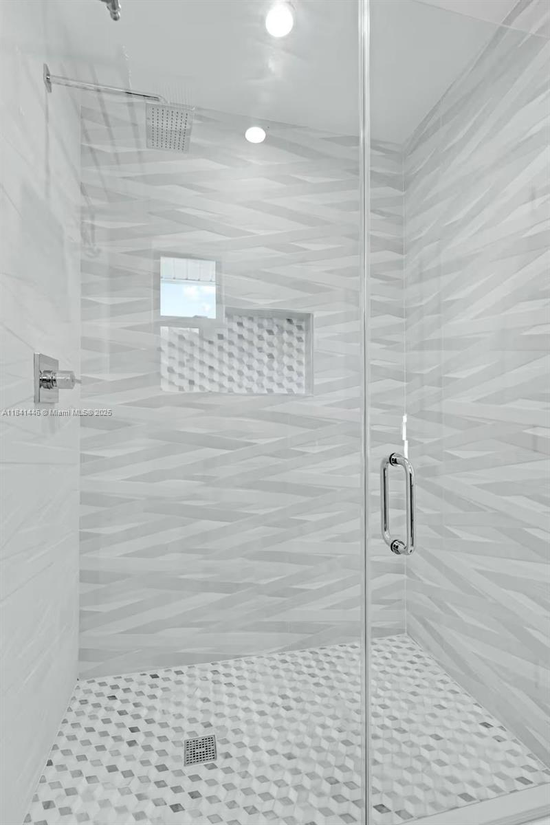 HIGHLAND MANOR SEC 2 - Residential Lease