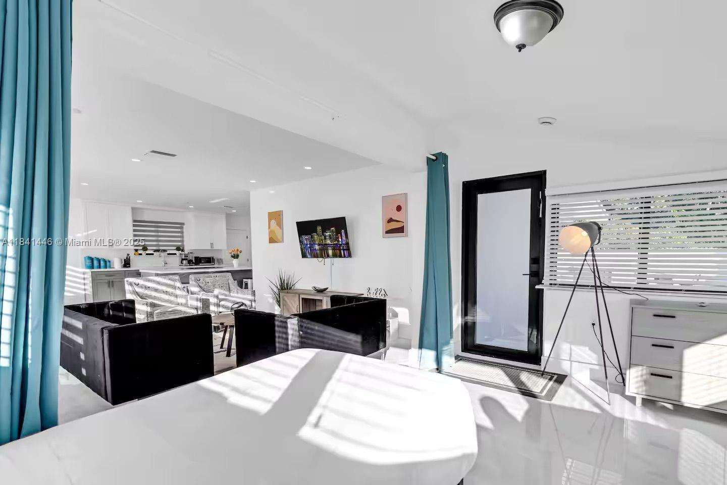 HIGHLAND MANOR SEC 2 - Residential Lease