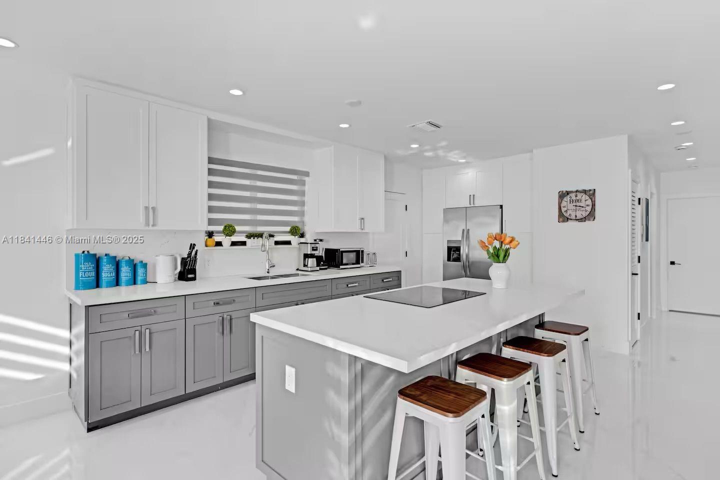 HIGHLAND MANOR SEC 2 - Residential Lease