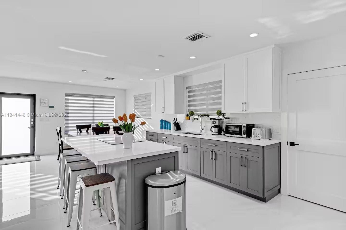 HIGHLAND MANOR SEC 2 - Residential Lease