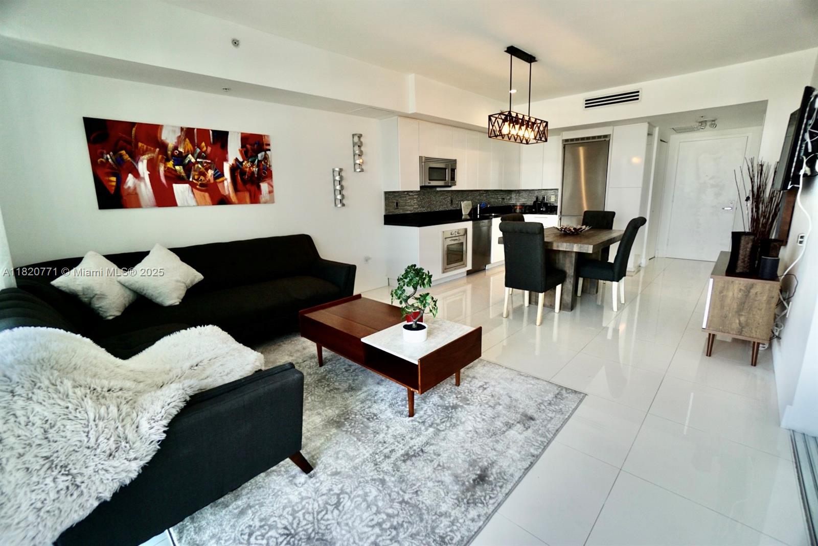 Rental Property at 92 Sw 3rd St 1707, Miami, Broward County, Florida - Bedrooms: 1 
Bathrooms: 2  - $3,100 MO.