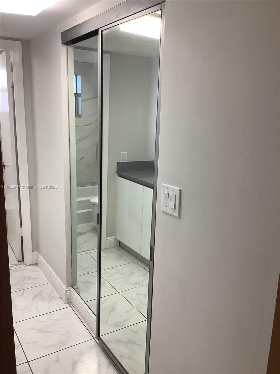 EMERALD CONDO - Residential