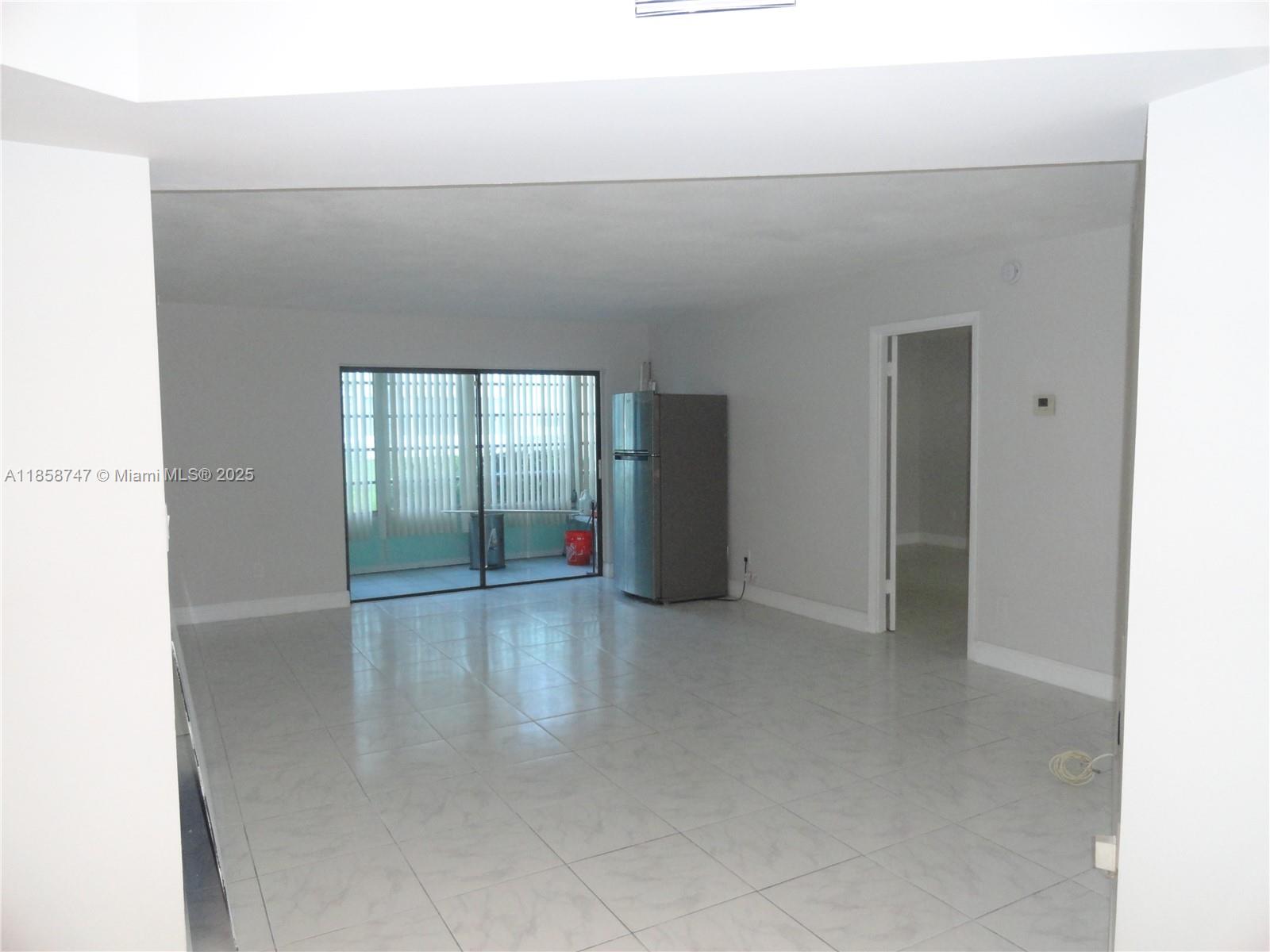 EMERALD CONDO - Residential