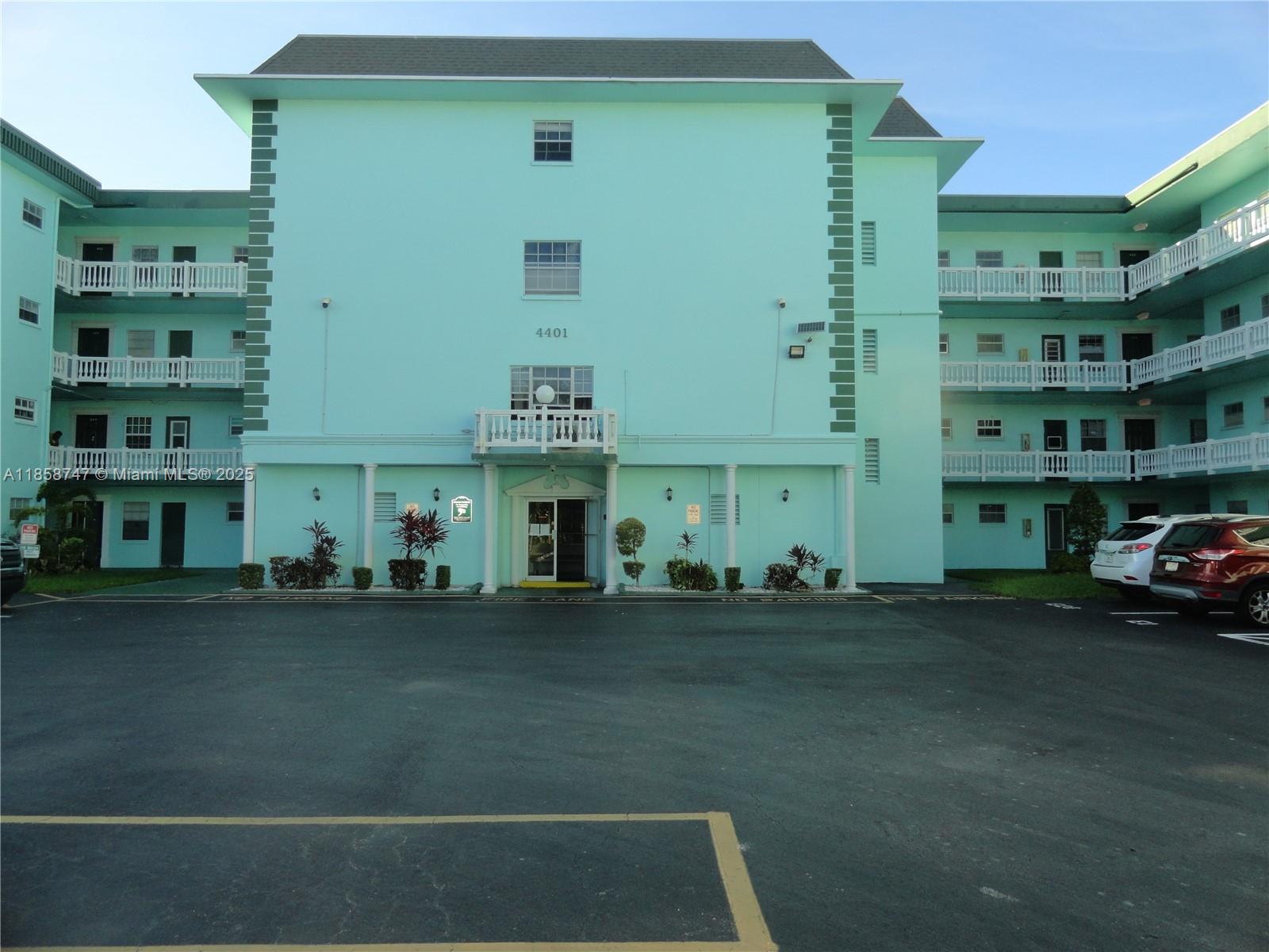 EMERALD CONDO - Residential