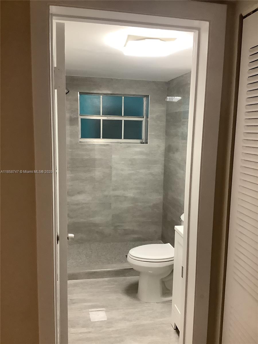 EMERALD CONDO - Residential