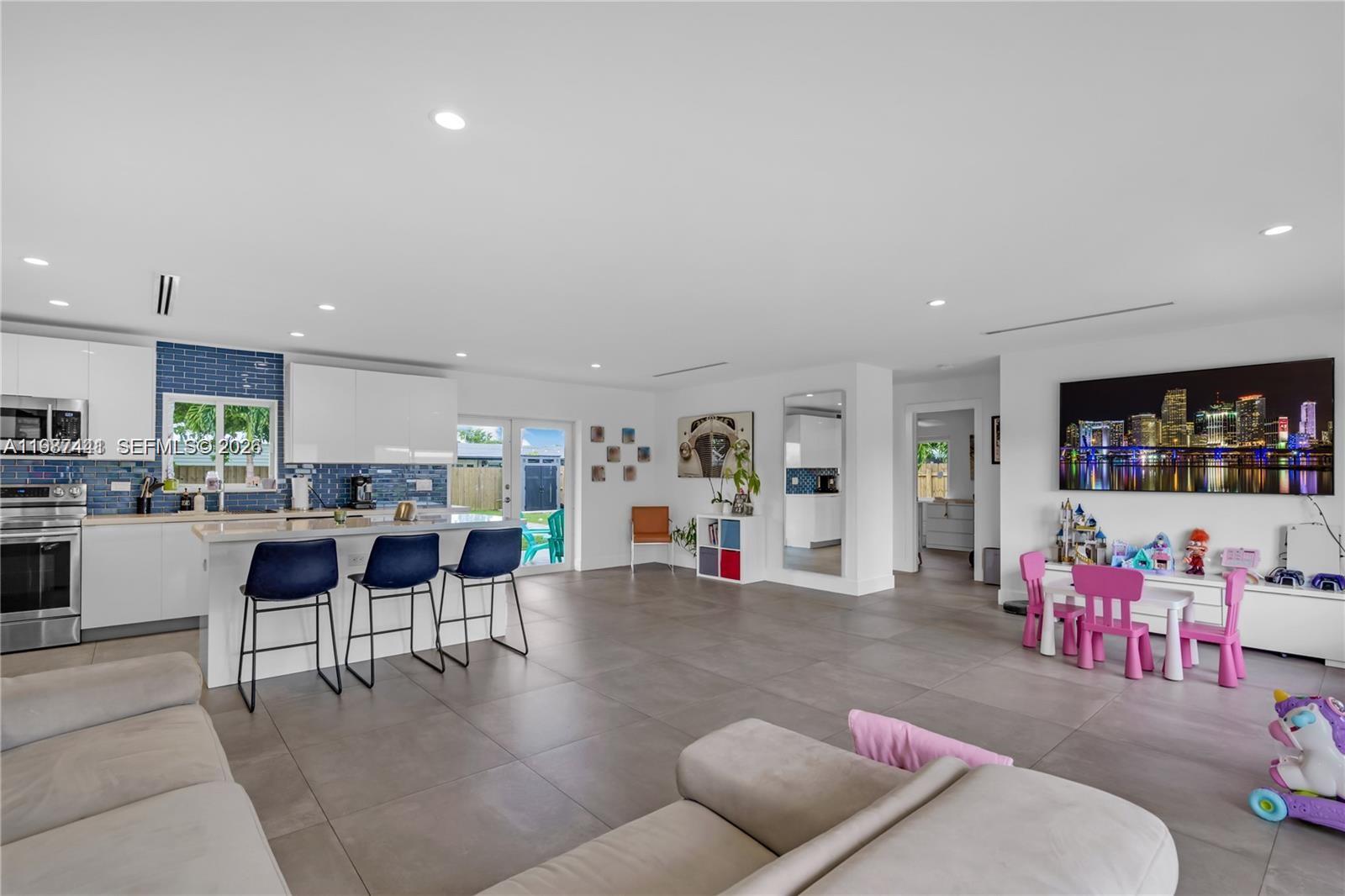 FAIRWAY PLAZA - Residential Lease