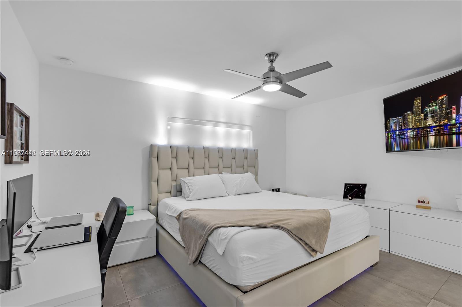 FAIRWAY PLAZA - Residential Lease