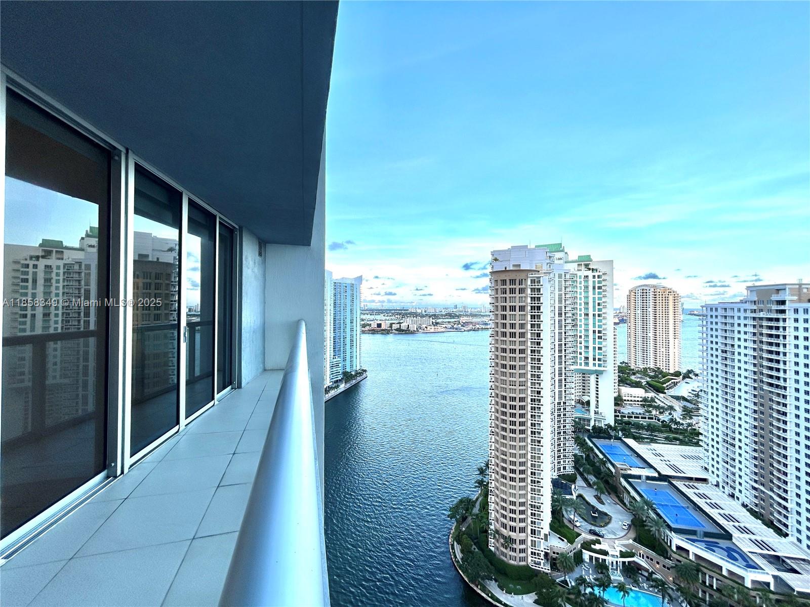 ICONBRICKELL CONDO NO 1 - Residential Lease