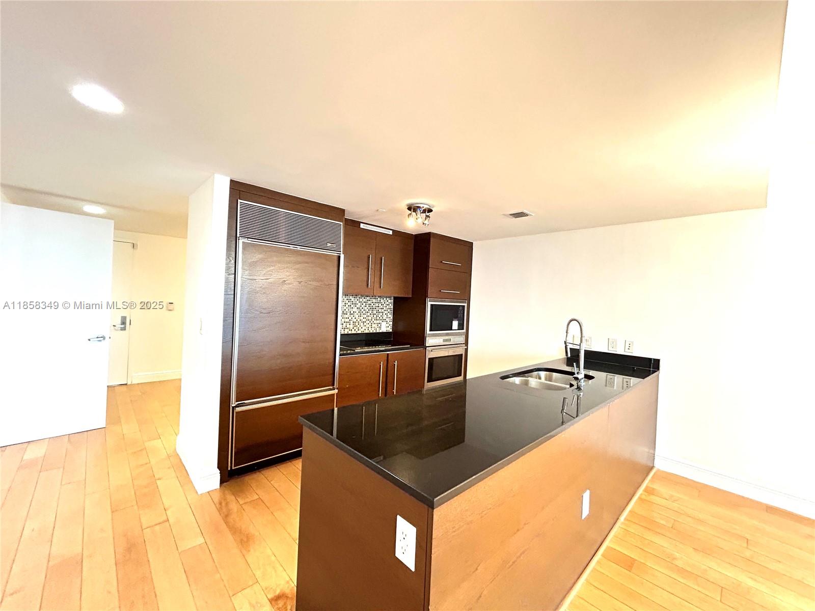 ICONBRICKELL CONDO NO 1 - Residential Lease