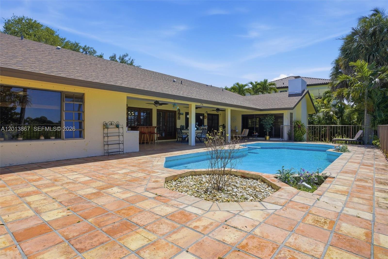 COUNTRY CLUB OF MIAMI EST - Residential