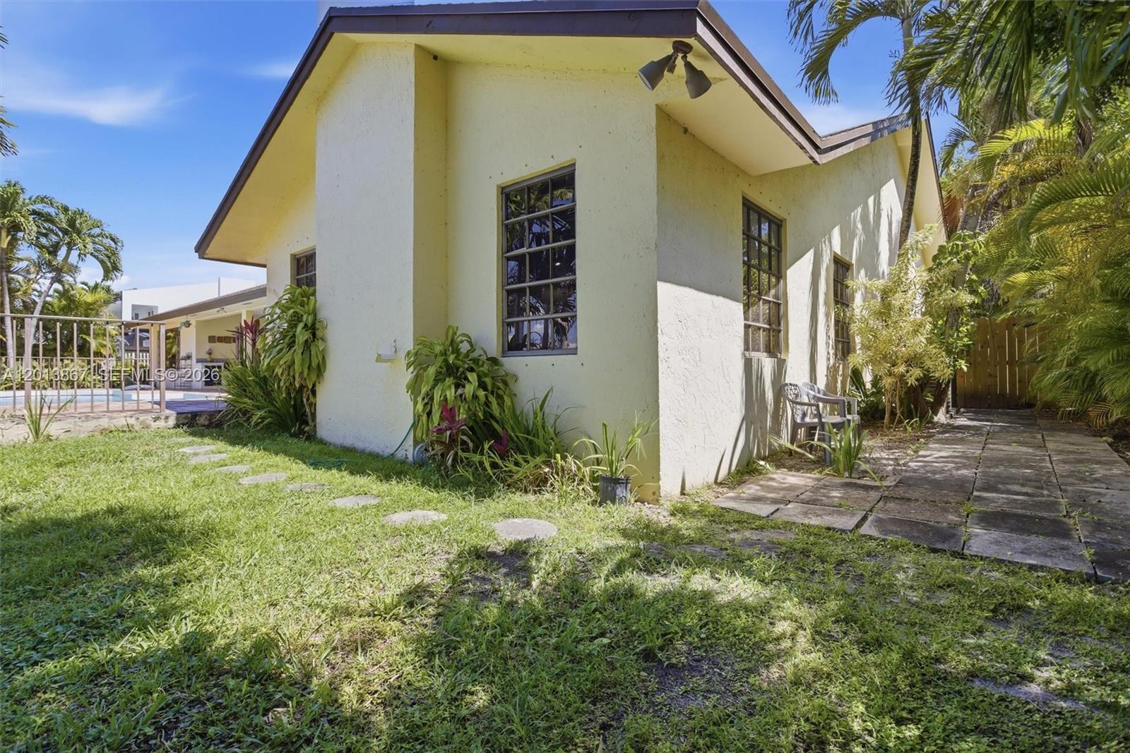 COUNTRY CLUB OF MIAMI EST - Residential