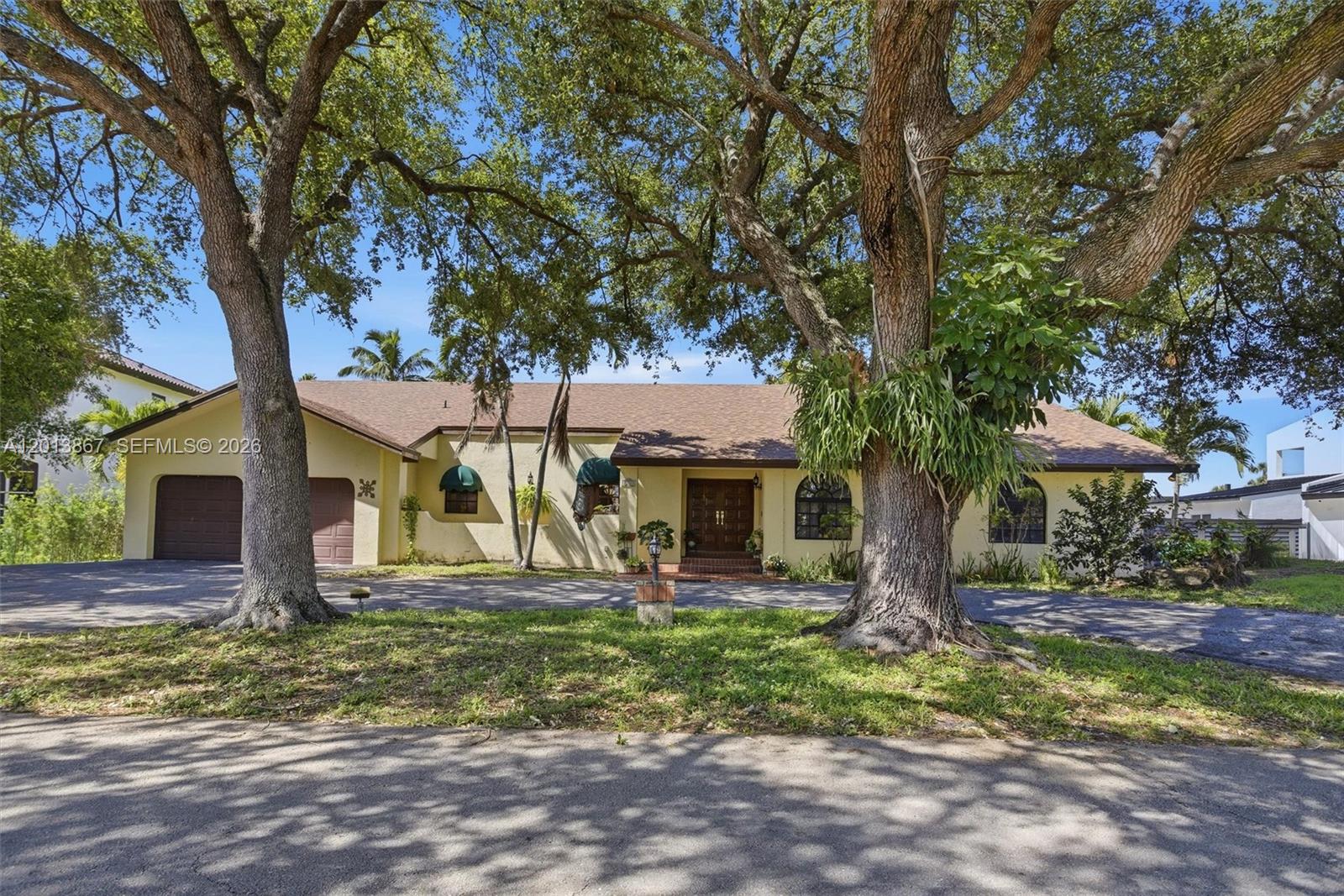 COUNTRY CLUB OF MIAMI EST - Residential