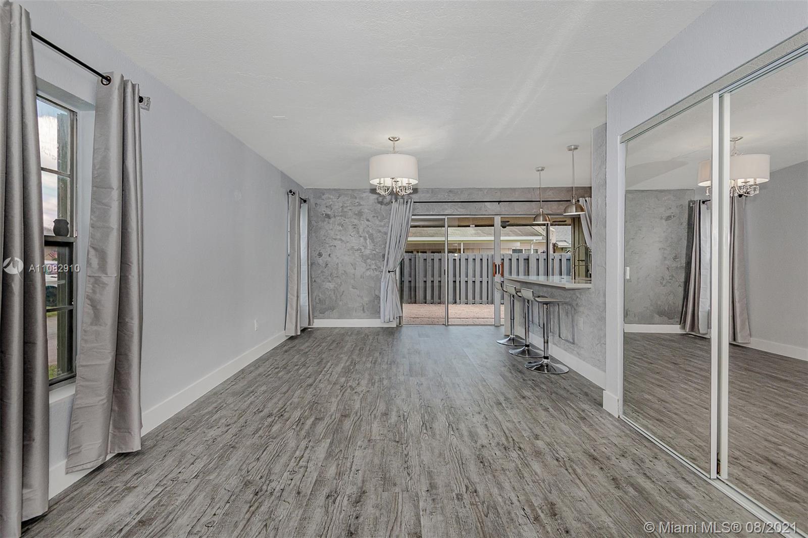 DEVON-AIRE VILLAS SEC 7 - Residential