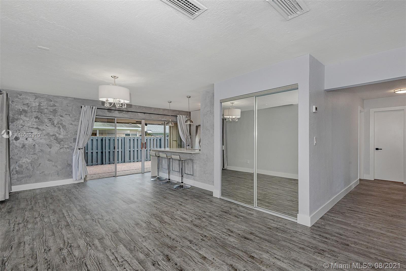 DEVON-AIRE VILLAS SEC 7 - Residential