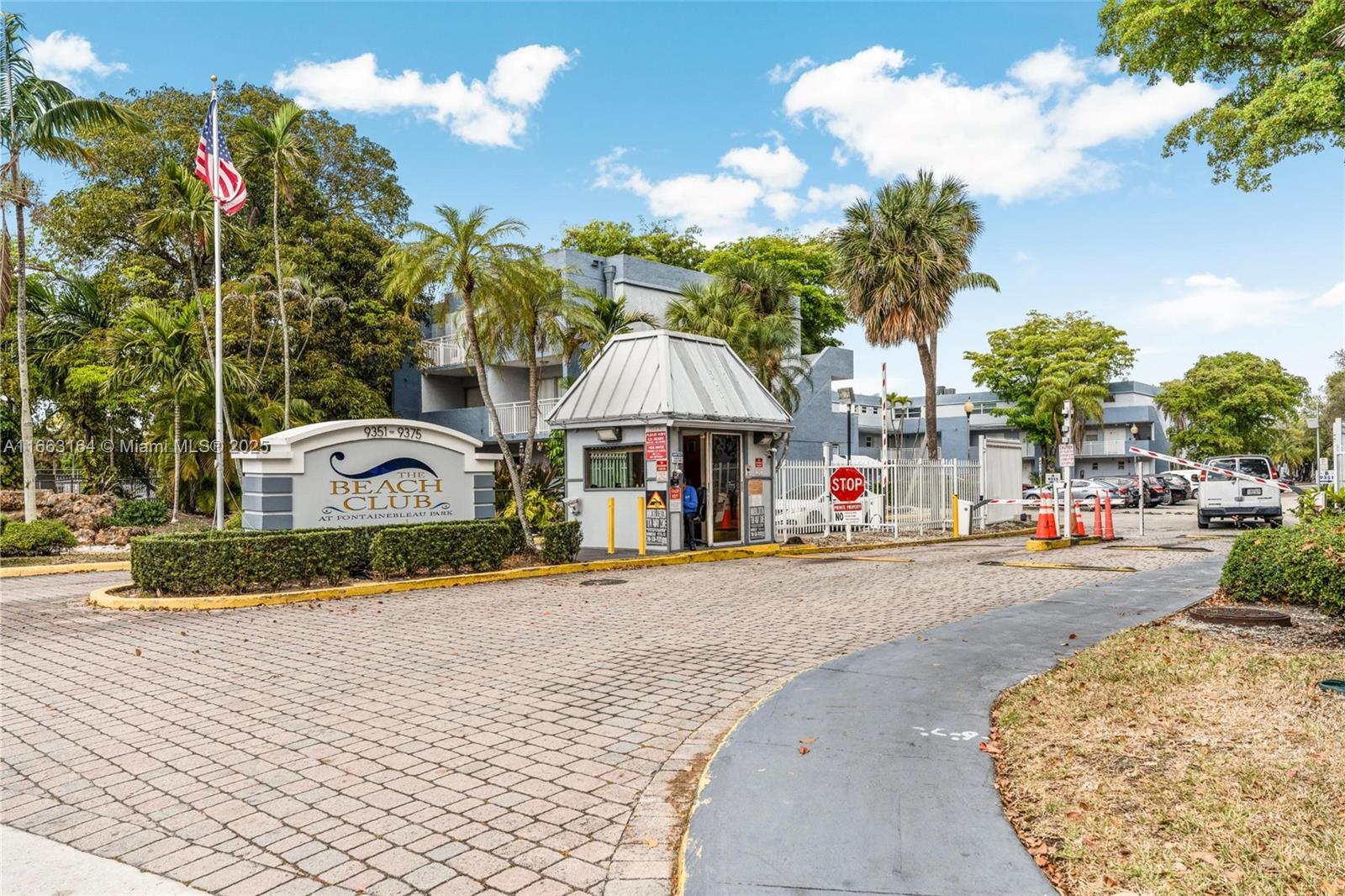 9371 Fontainebleau Blvd I204, Miami, Broward County, Florida - 2 Bedrooms  
3 Bathrooms - 
