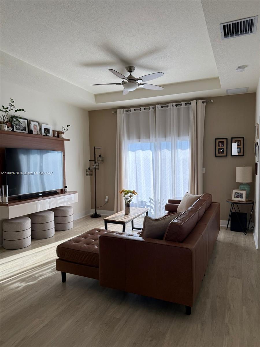 APEX AT PARK CENTRAL COND - Residential Lease
