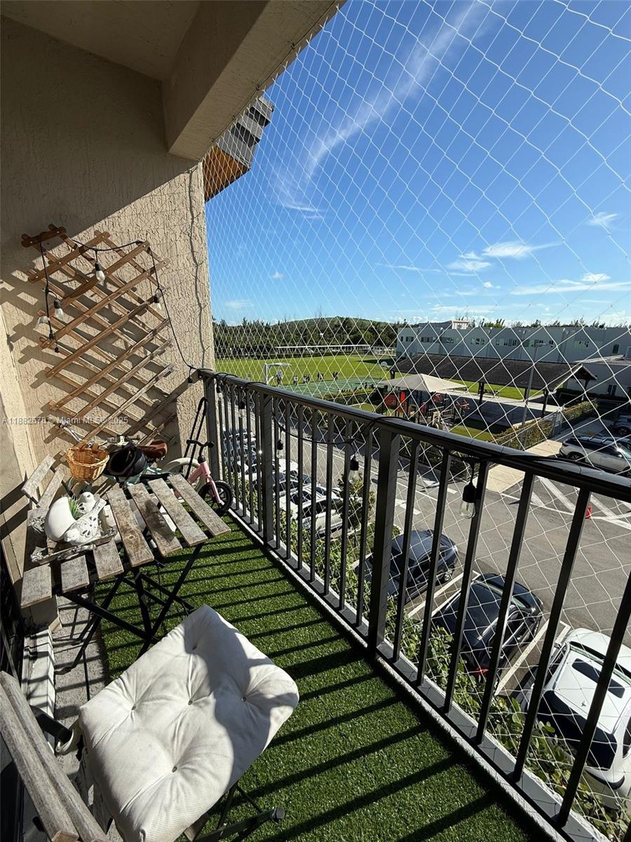 APEX AT PARK CENTRAL COND - Residential Lease