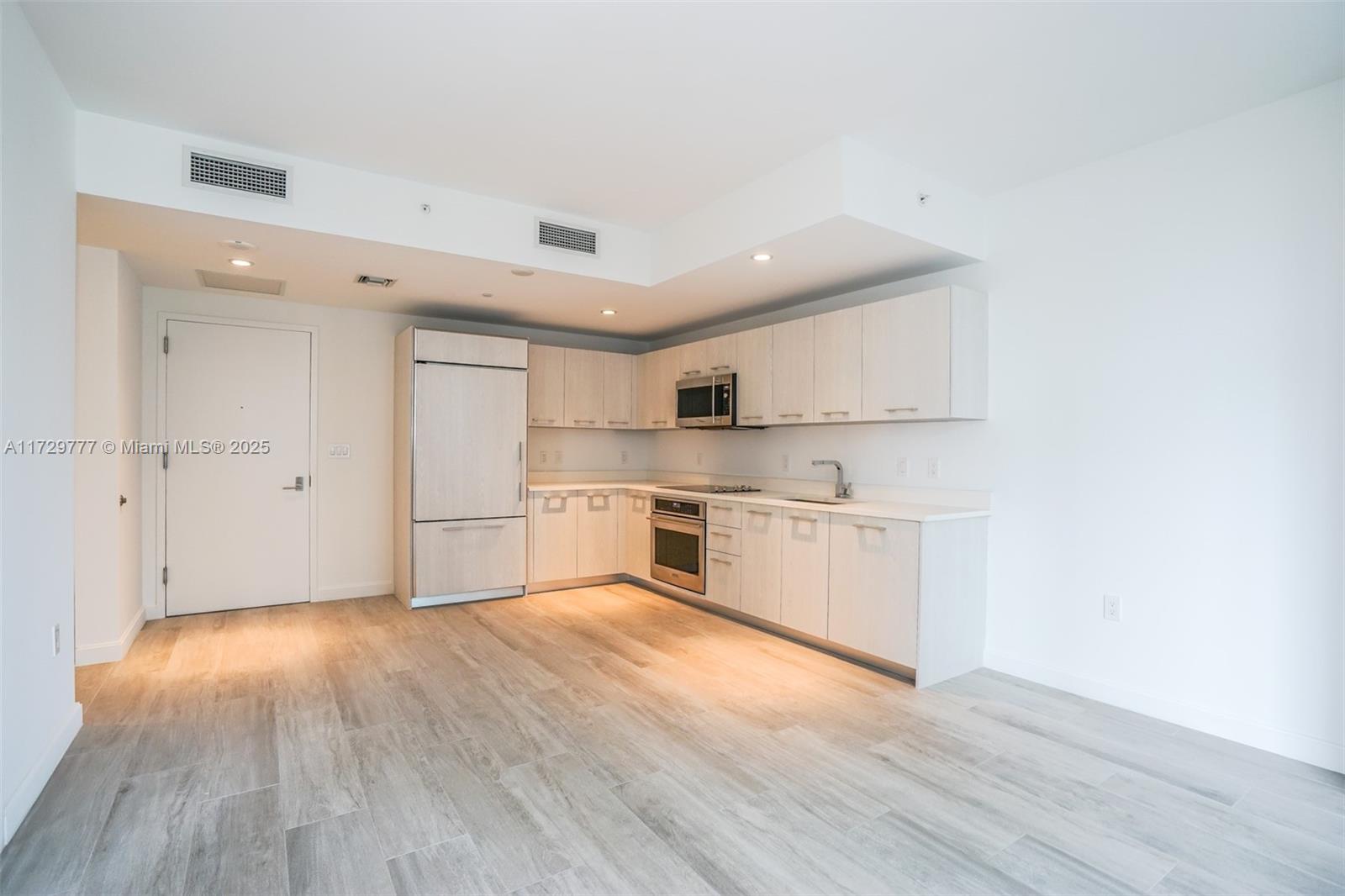 Address Not Disclosed, Miami, Broward County, Florida - 1 Bedrooms  
1 Bathrooms - 