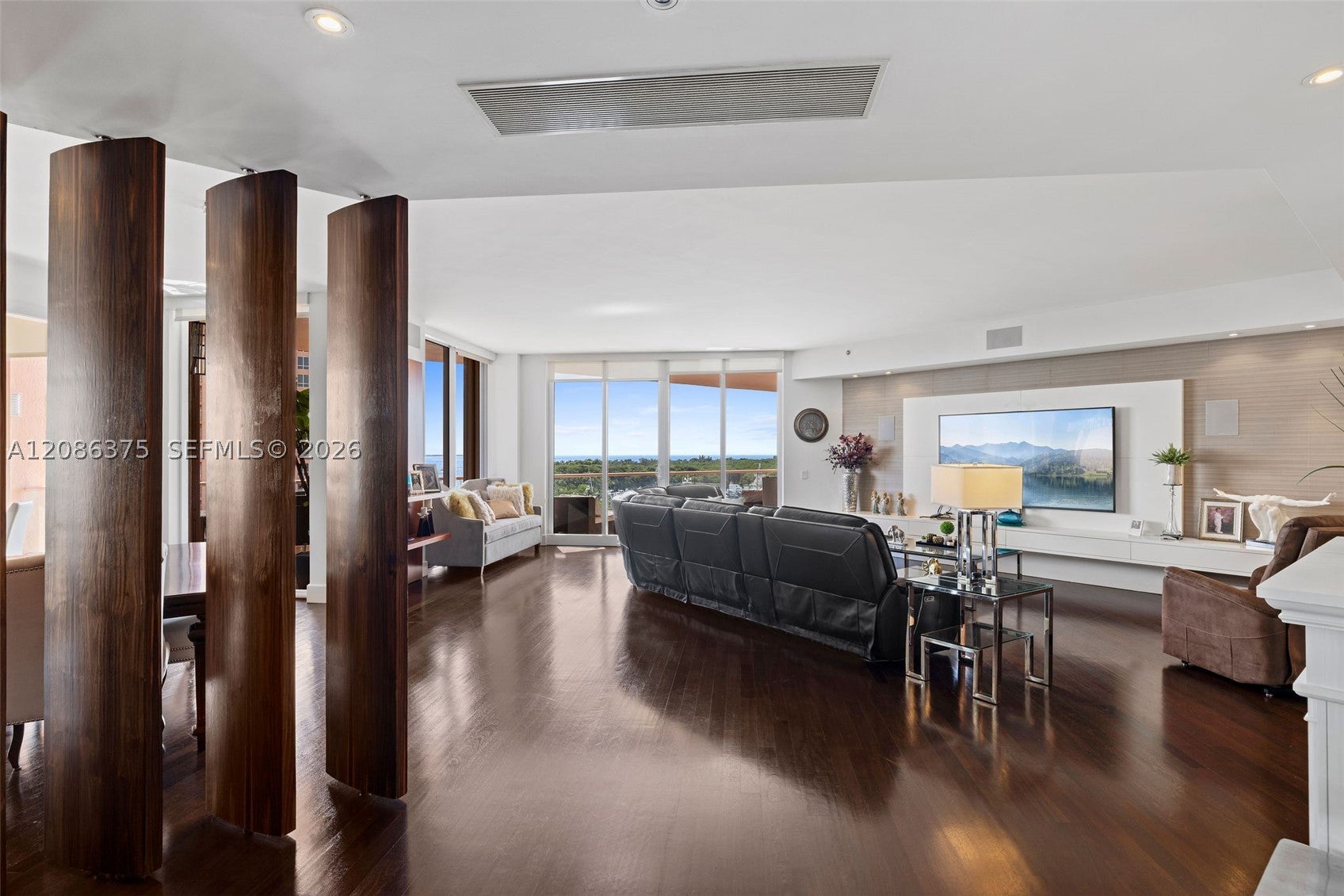 60 Edgewater Dr 9D