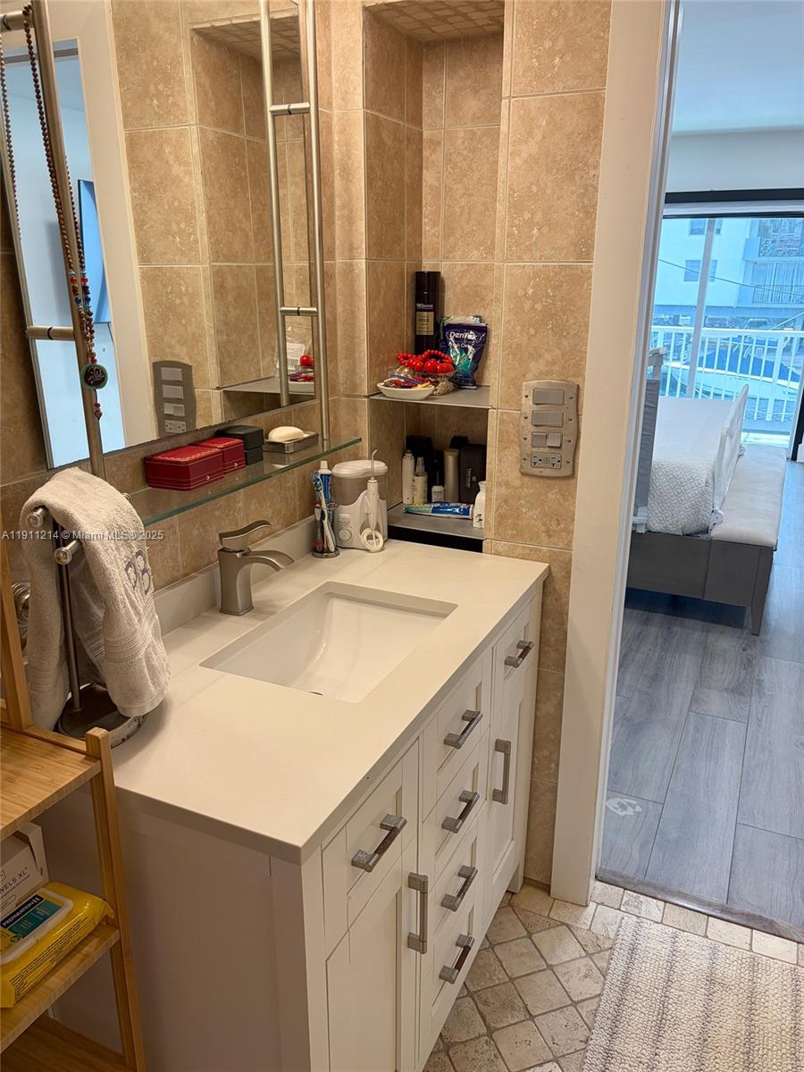 BEACH CLUB VILLAS CONDO - Residential Lease