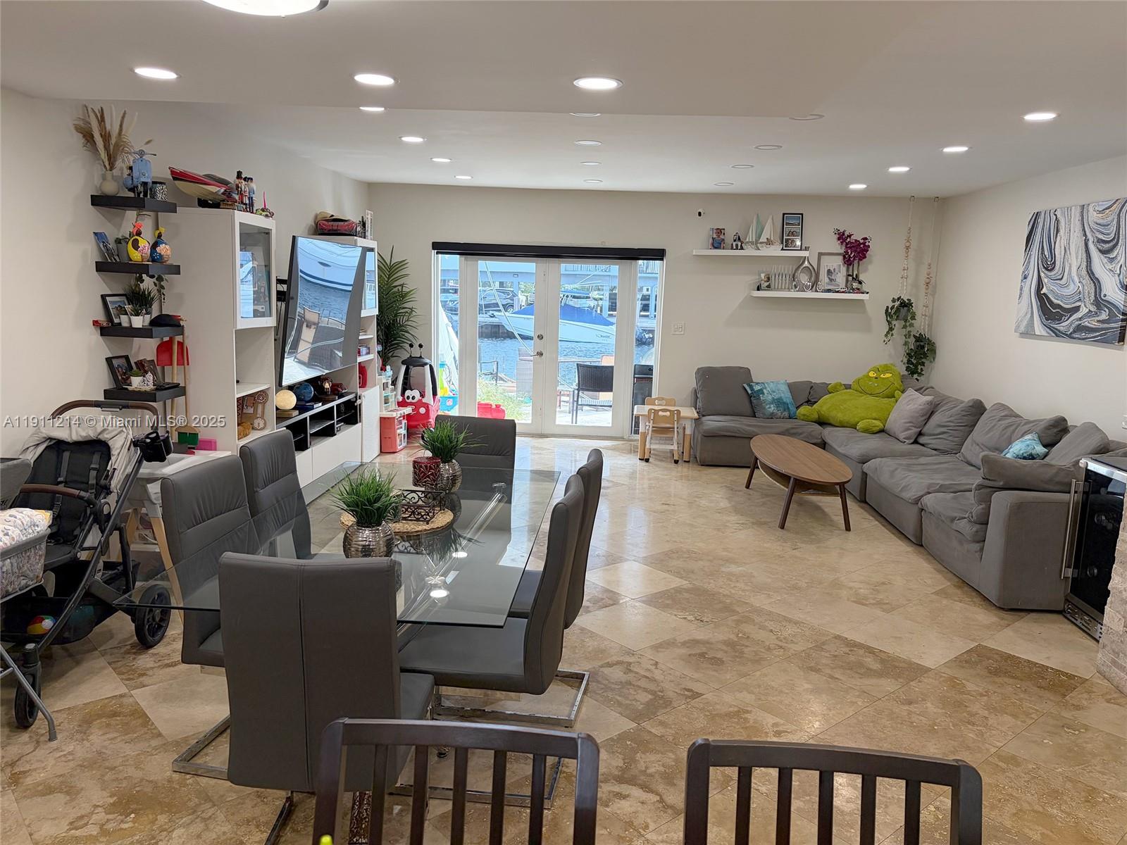 BEACH CLUB VILLAS CONDO - Residential Lease