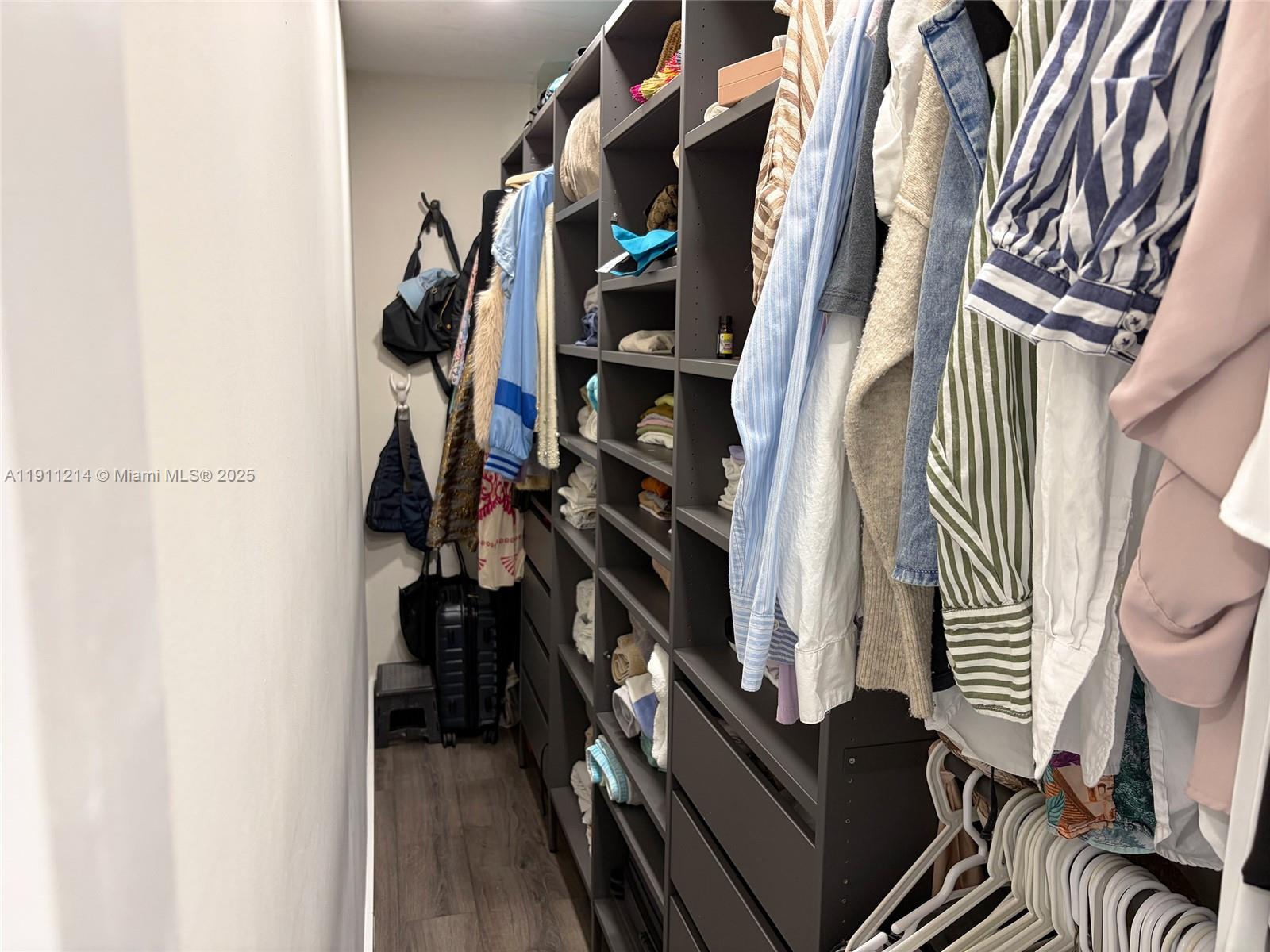 BEACH CLUB VILLAS CONDO - Residential Lease