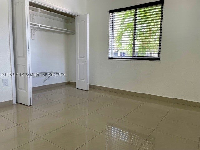 330 W 40th Pl