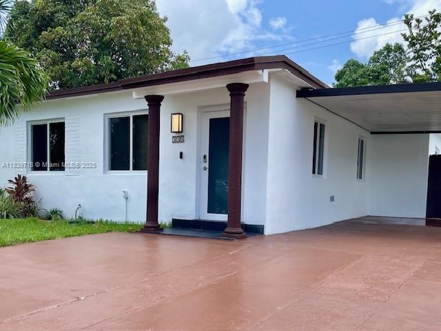 330 W 40th Pl