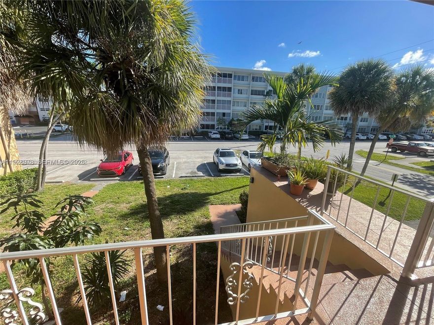 Nice 1 bedroom/1 bath unit with all tile flooring throughout and in great condition. Unit comes with 1 parking space. Amazing location, across the street from Gulfstream Park and just minutes to restaurants, shopping, and beaches. Easy to show. Pets ok!