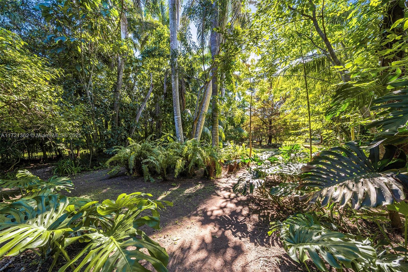 SNAPPER CREEK GROVES - Residential