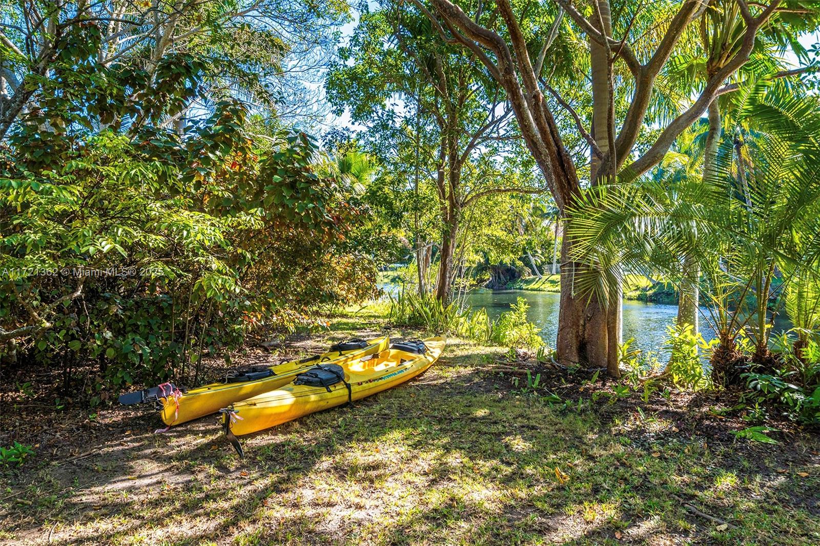 SNAPPER CREEK GROVES - Residential