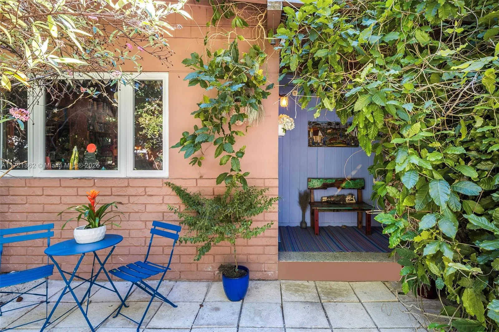 Miami, Florida 33143, United States, 3 Bedrooms Bedrooms, ,2 BathroomsBathrooms,Residential,Pending,19411