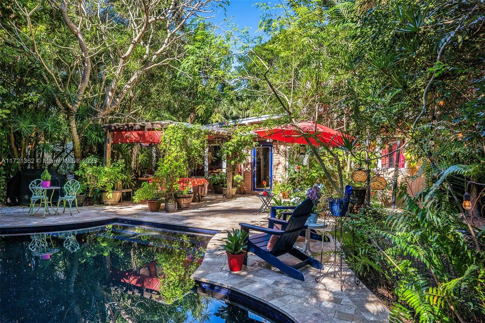 Miami, Florida 33143, United States, 3 Bedrooms Bedrooms, ,2 BathroomsBathrooms,Residential,Pending,19411