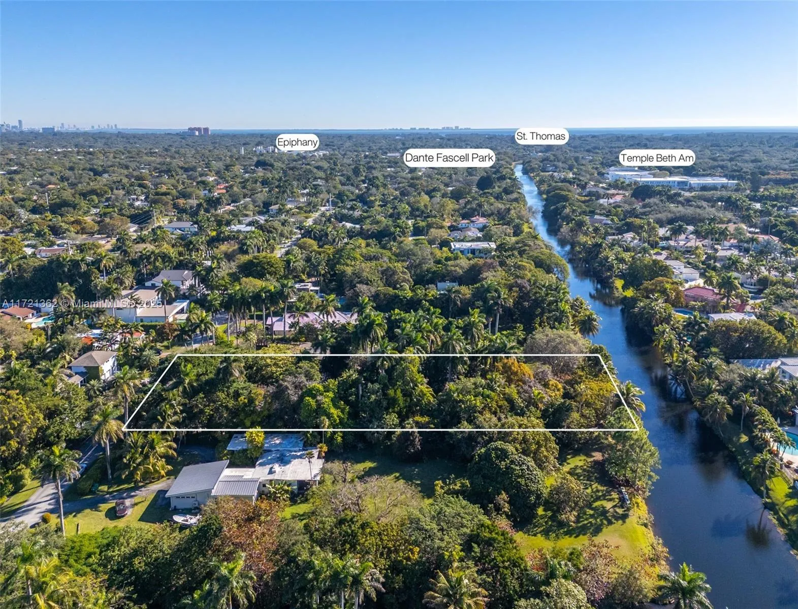 Miami, Florida 33143, United States, 3 Bedrooms Bedrooms, ,2 BathroomsBathrooms,Residential,Pending,19411