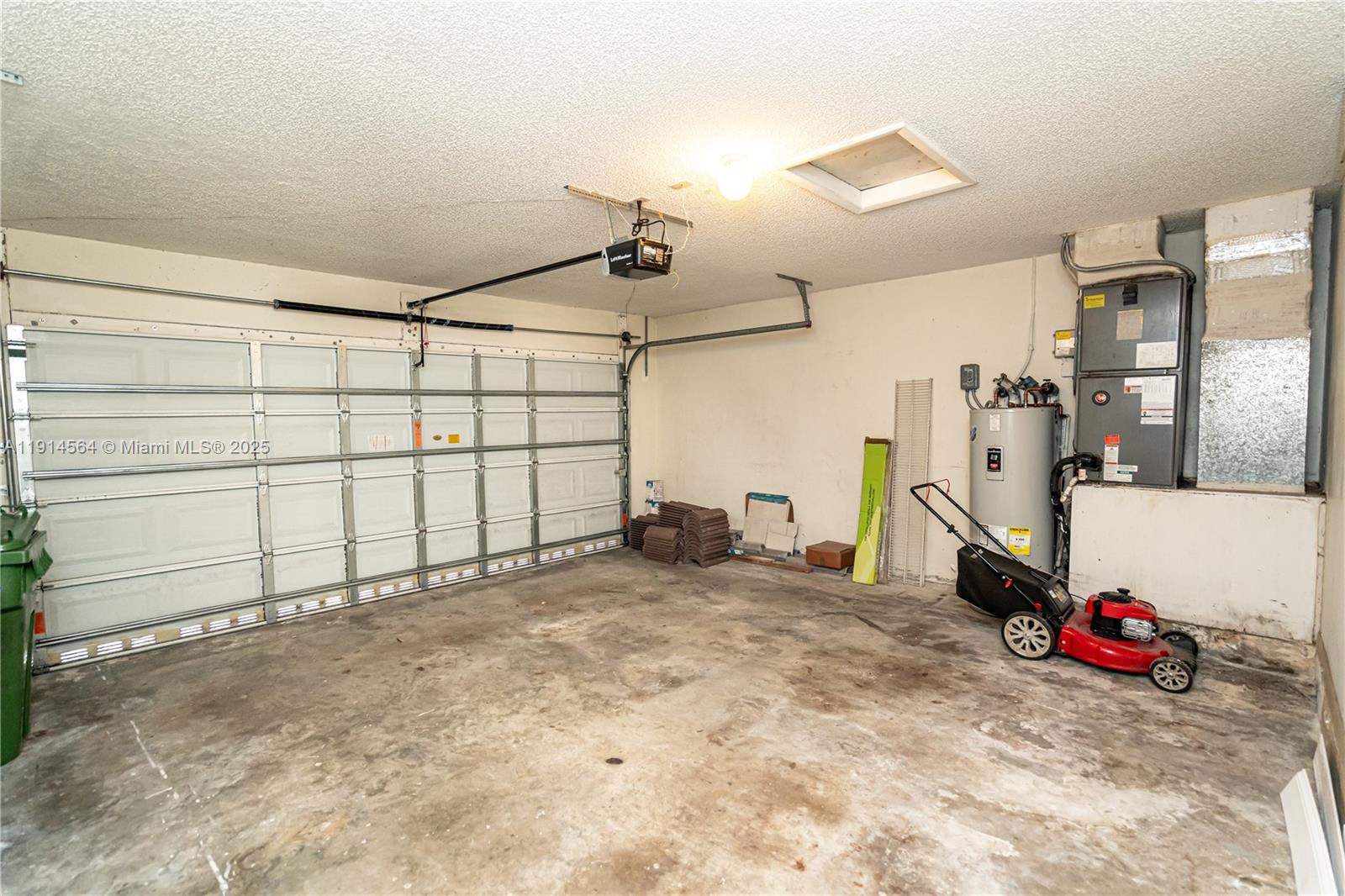 SECTORS 3 & 4 BOUNDARY PL - Residential Lease