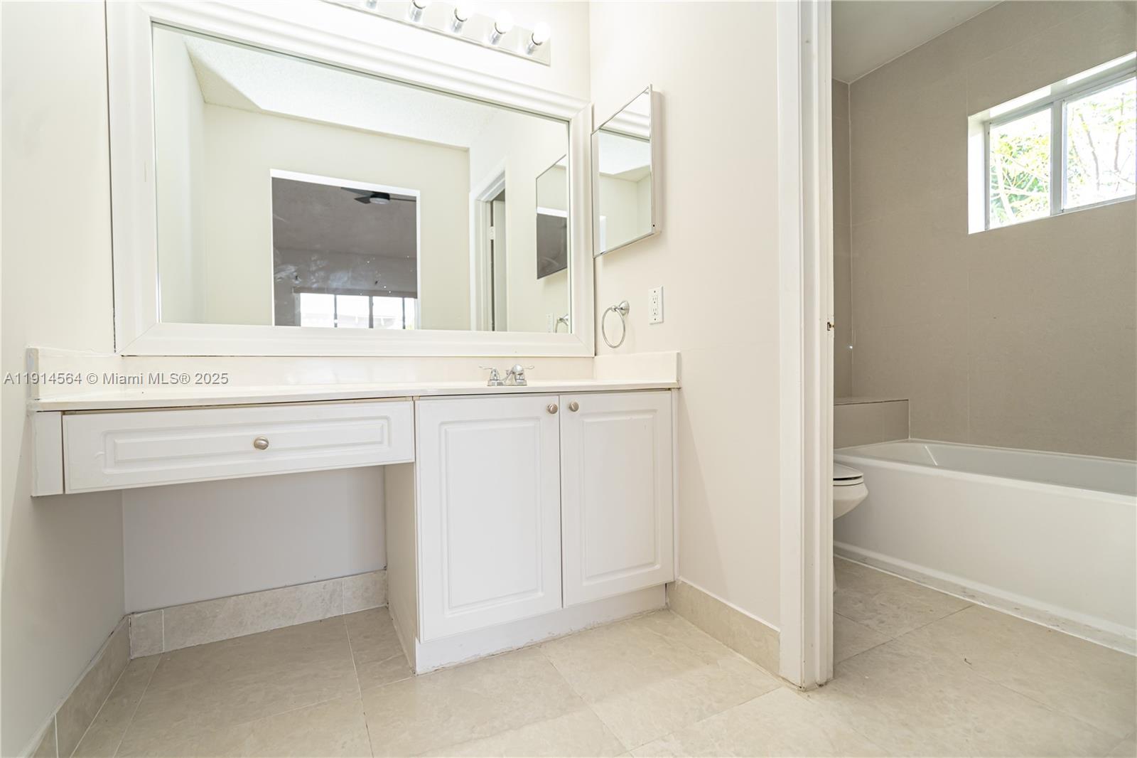 SECTORS 3 & 4 BOUNDARY PL - Residential Lease