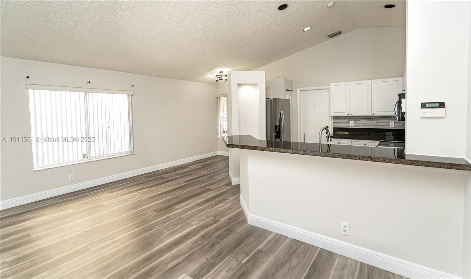 SECTORS 3 & 4 BOUNDARY PL - Residential Lease