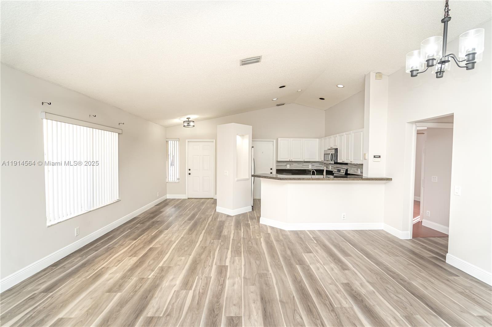 SECTORS 3 & 4 BOUNDARY PL - Residential Lease