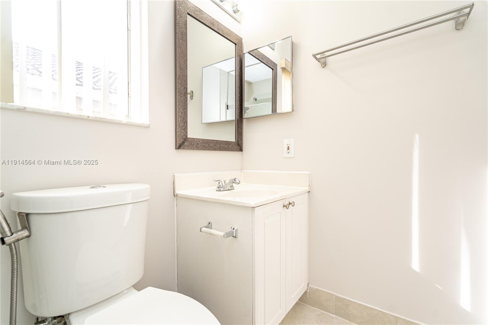 SECTORS 3 & 4 BOUNDARY PL - Residential Lease