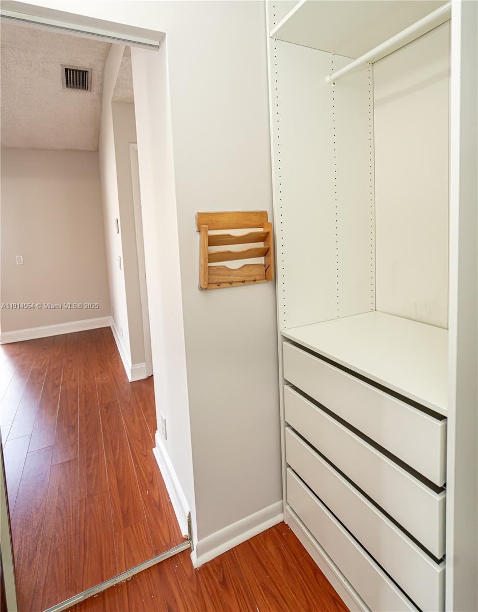 SECTORS 3 & 4 BOUNDARY PL - Residential Lease