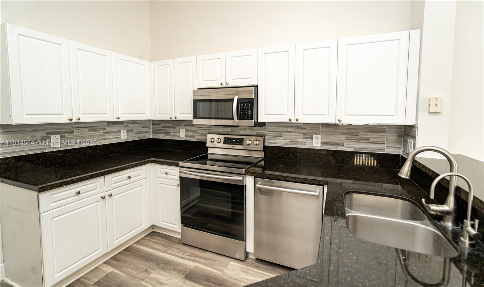 SECTORS 3 & 4 BOUNDARY PL - Residential Lease